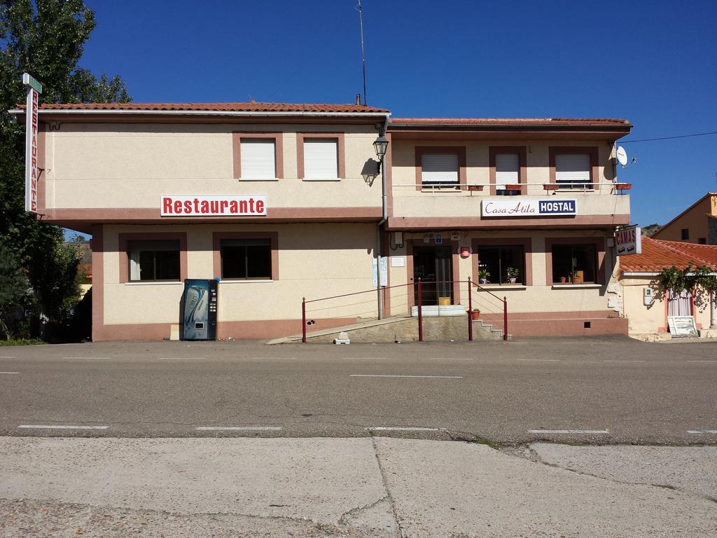 Hostal Atila Ricobayo Exterior photo